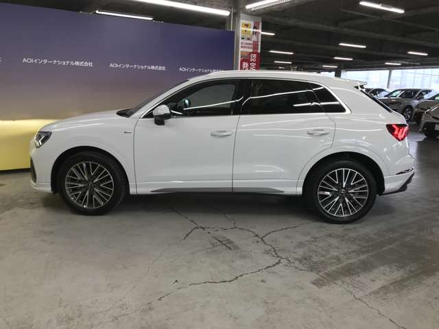Audi Q3 12