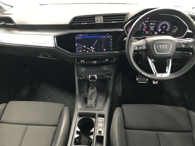 Audi Q3 7