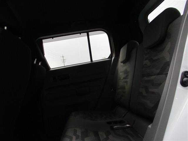 Daihatsu Taft 6