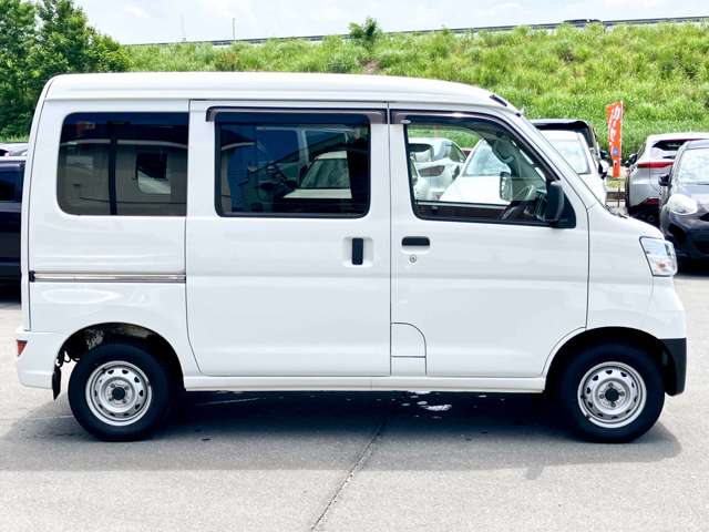 Daihatsu Hijet Cargo 6