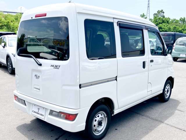 Daihatsu Hijet Cargo 7