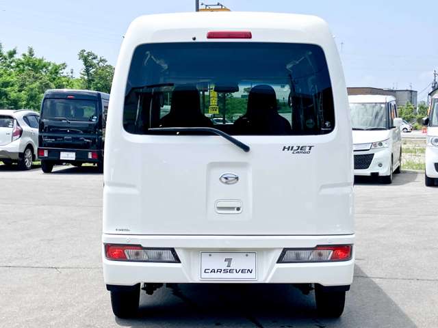 Daihatsu Hijet Cargo 8