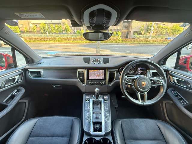 Porsche Macan 5