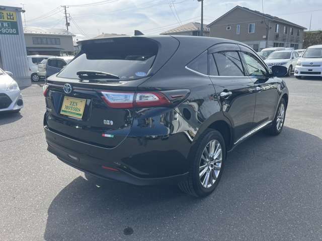 Toyota Harrier 4