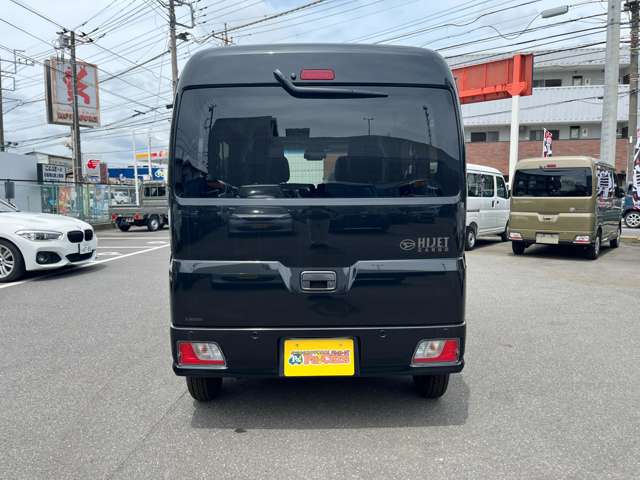 Daihatsu Hijet Cargo 9