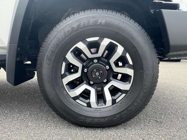 Toyota Land Cruiser 70 7