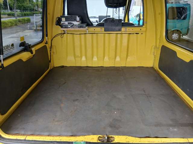 Daihatsu Midget II 11