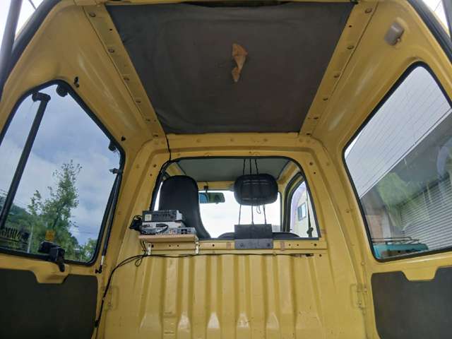 Daihatsu Midget II 12