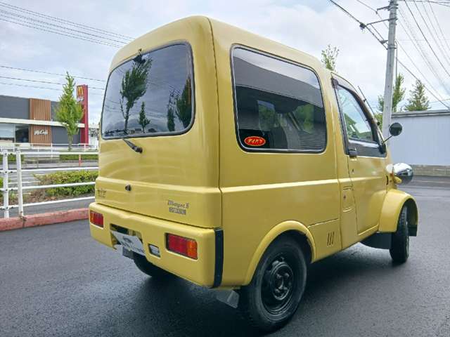 Daihatsu Midget II 7