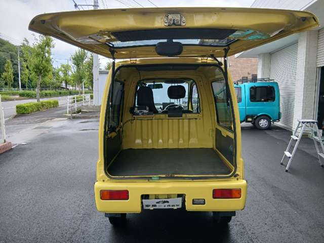 Daihatsu Midget II 10