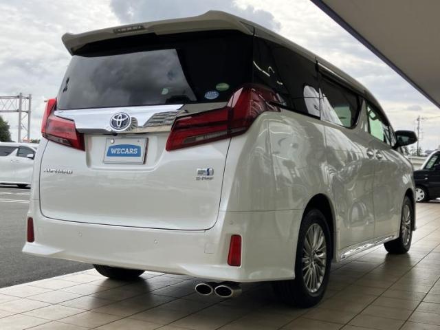 Toyota Alphard 6