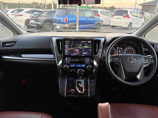 Toyota Vellfire 5