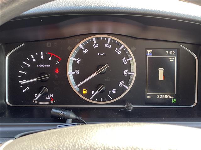 Toyota Hiace Van 6