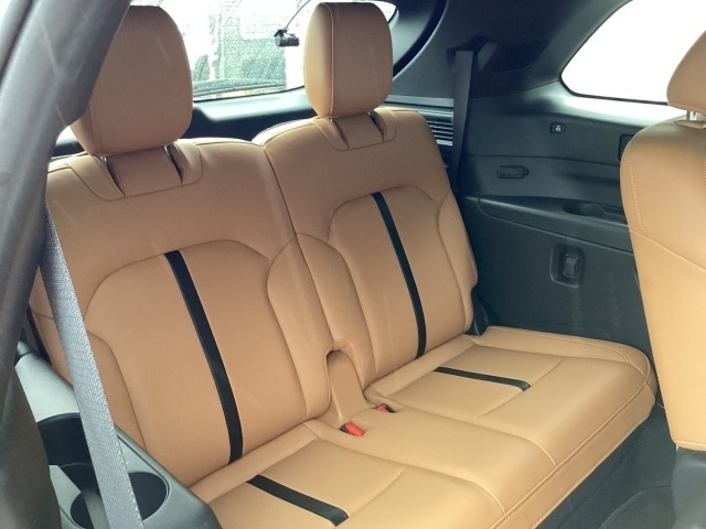 Mazda CX-80 11