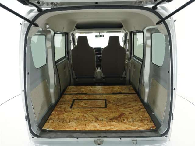 Nissan NV100 Clipper 4