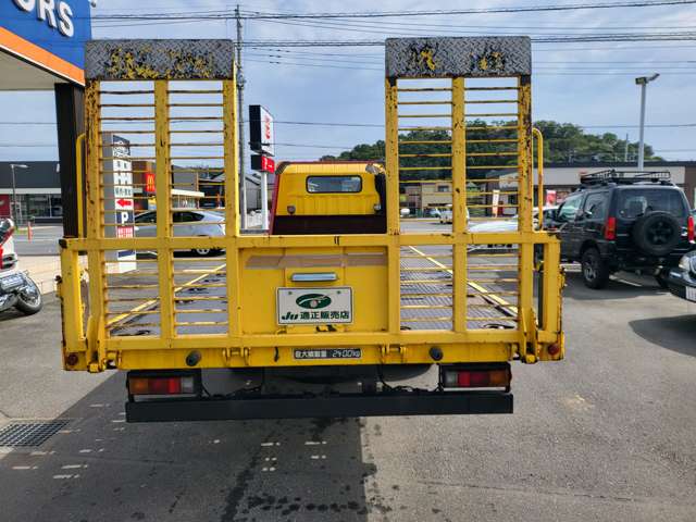 Mitsubishi Fuso Canter 4