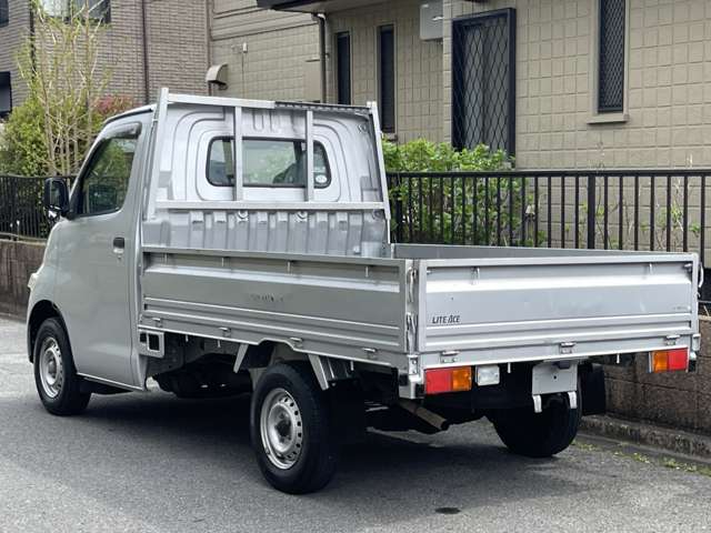 Toyota Light Ace Truck 4