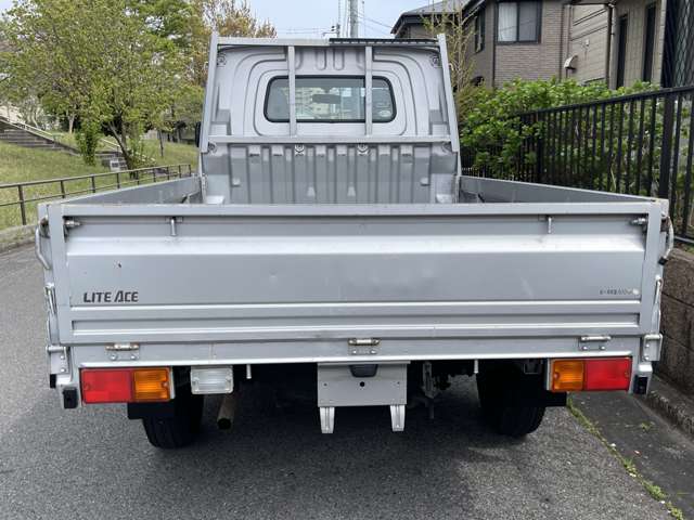 Toyota Light Ace Truck 7