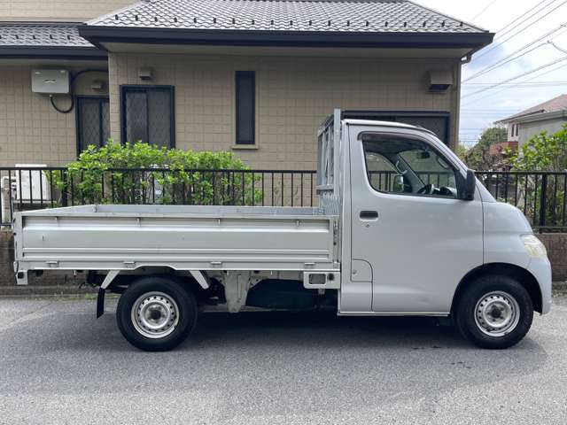 Toyota Light Ace Truck 9