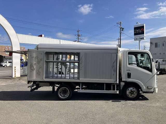 Isuzu Elf 12