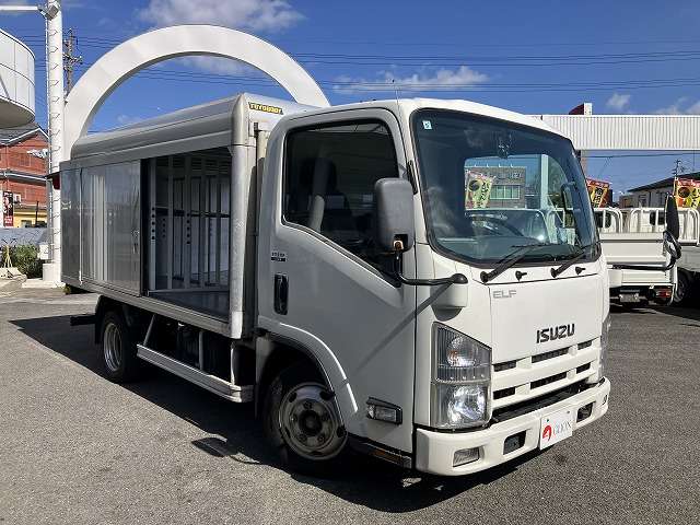 Isuzu Elf 10