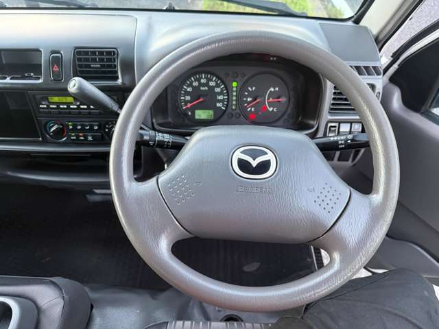 Mazda Bongo Truck 5