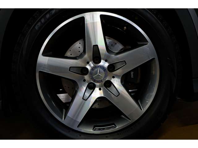 Mercedes-Benz GLA-Class 6