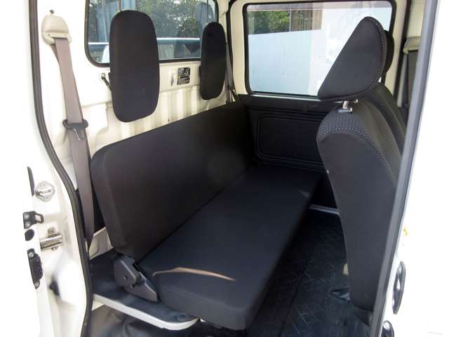 Daihatsu Hijet Deck Van 11