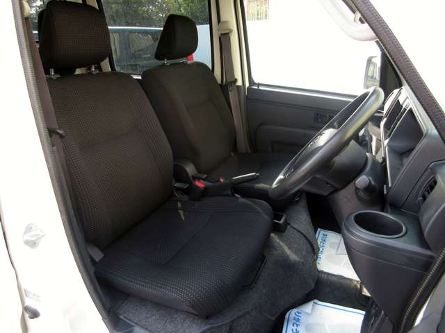 Daihatsu Hijet Deck Van 9
