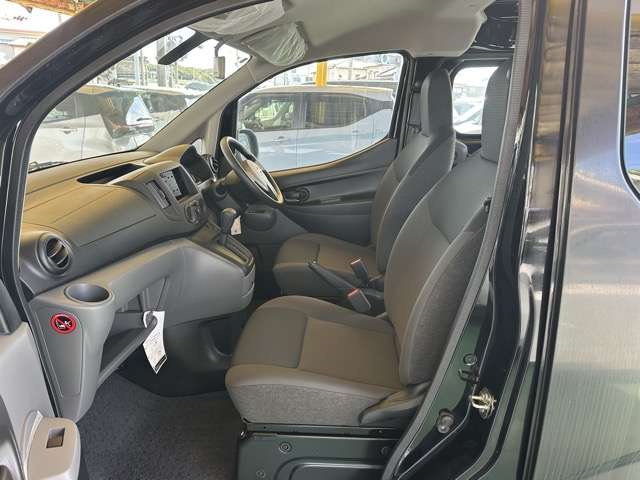 Nissan NV200 Vanette Van 5