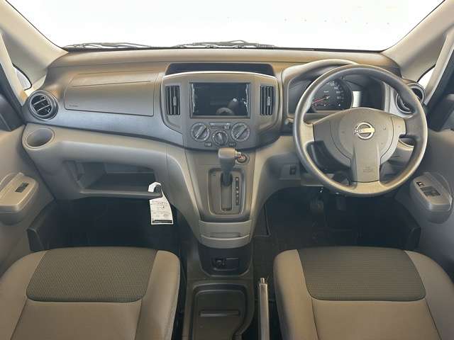 Nissan NV200 Vanette Van 8