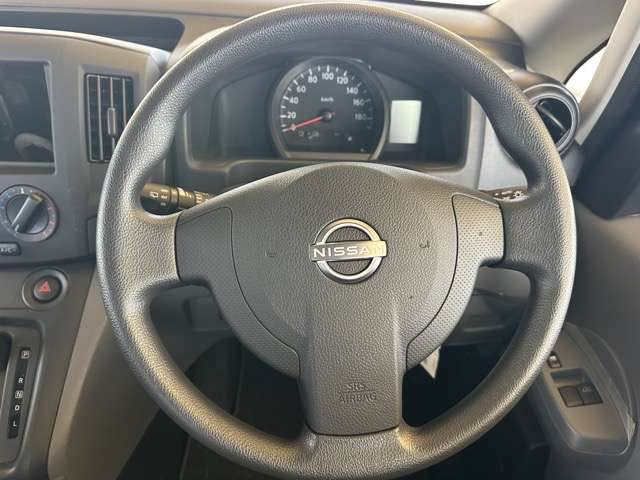 Nissan NV200 Vanette Van 9