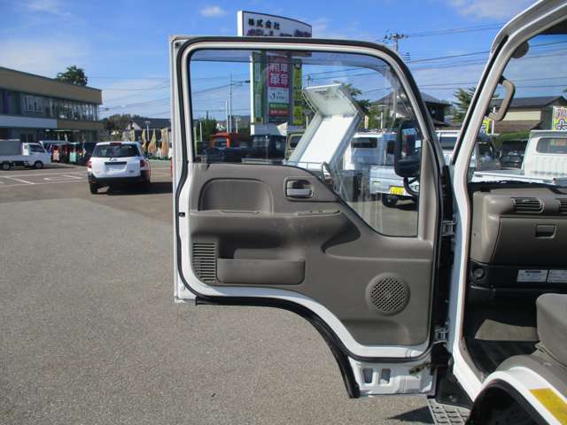 Isuzu Elf 11