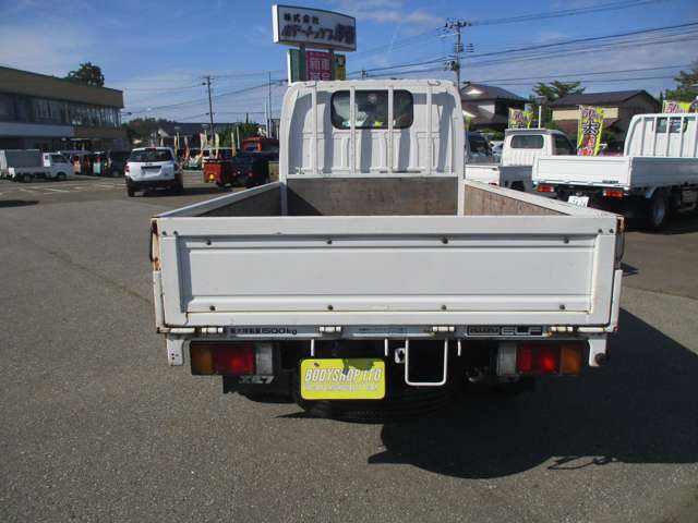 Isuzu Elf 6