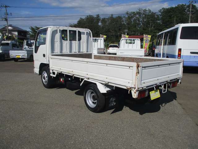 Isuzu Elf 7