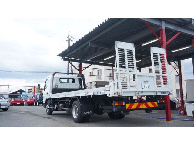 Mitsubishi Fuso Canter 9