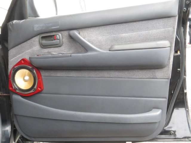 Toyota Land Cruiser 80 12