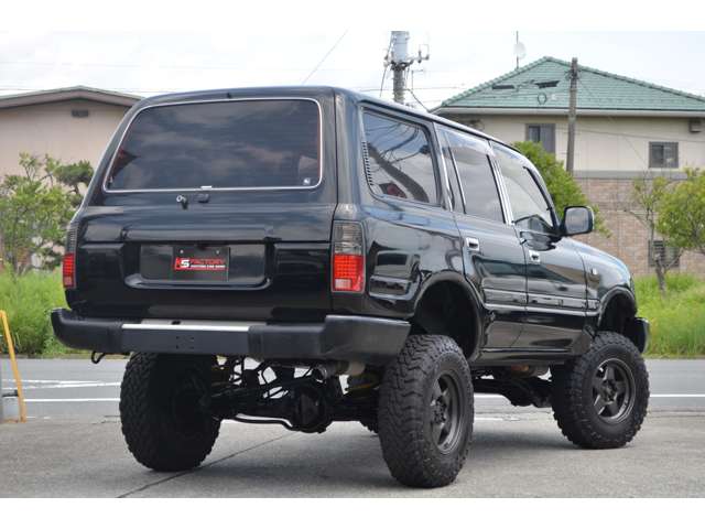 Toyota Land Cruiser 80 2