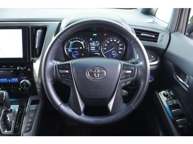 Toyota Alphard 8