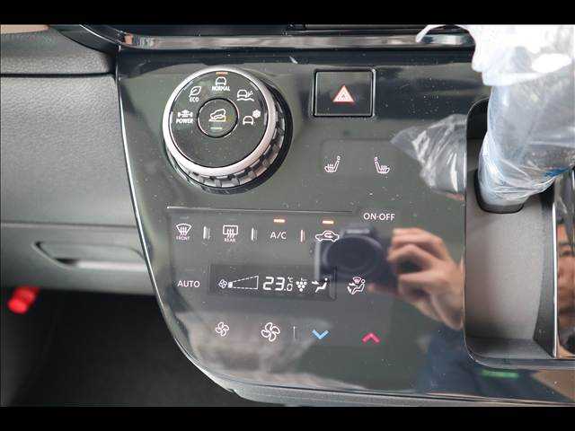 Mitsubishi Delica Mini 10