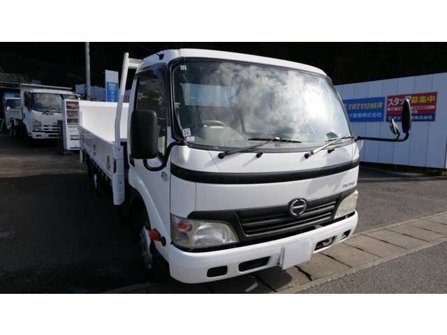 Hino Dutro 3
