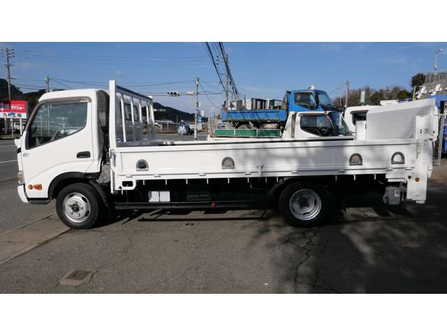 Hino Dutro 5