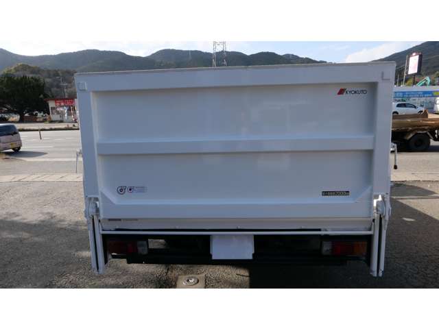 Hino Dutro 7