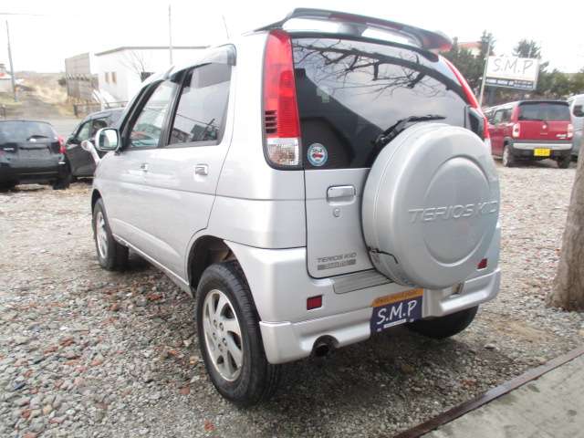 Daihatsu Terios Kid 9