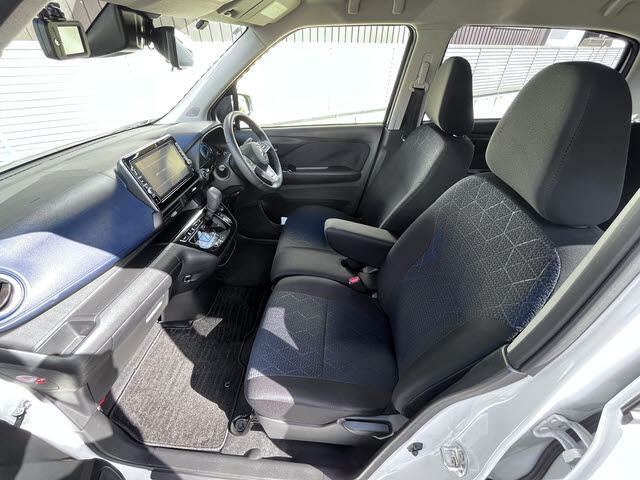 Mitsubishi eK X 7