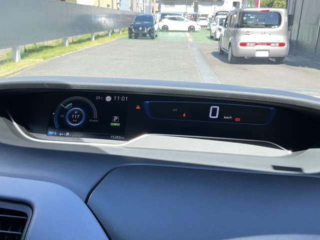 Nissan Serena 8