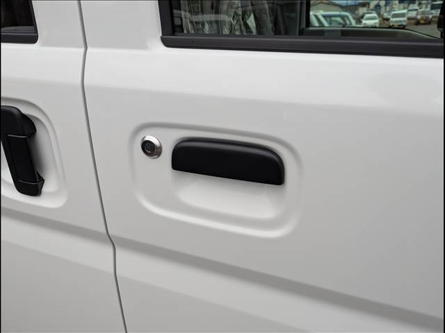Suzuki Every 8