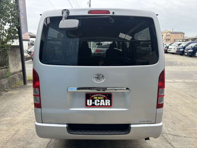 Toyota Hiace Van 8