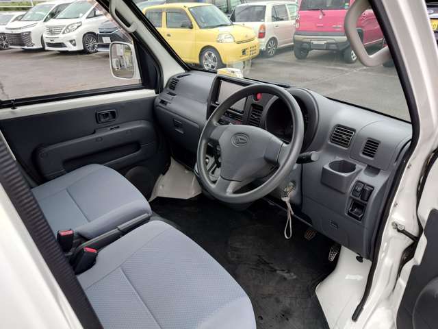 Daihatsu Hijet Deck Van 10