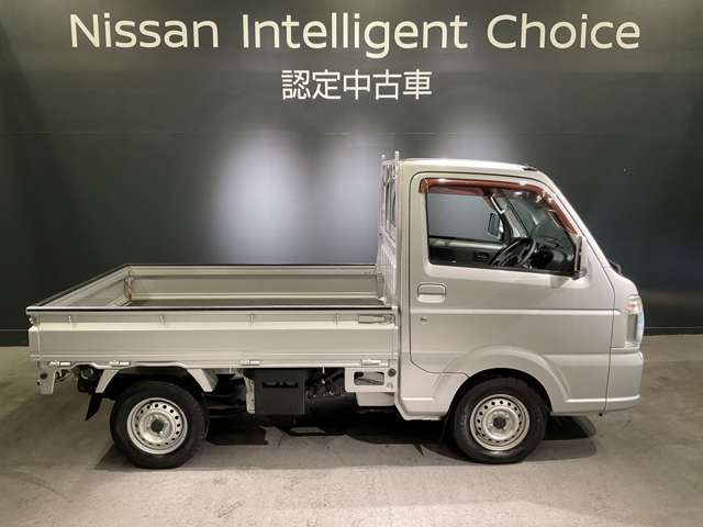 Nissan NT100 Clipper 11